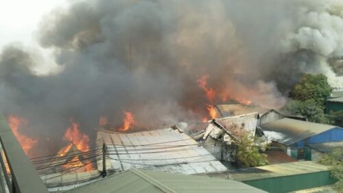 Cháy lớn xưởng gỗ cả nhà 5 người ở Bắc Giang thương vong